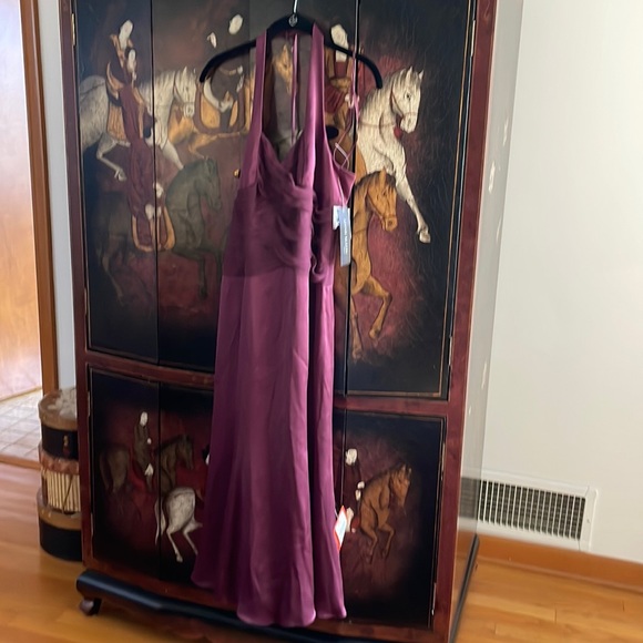 Silk dress in a beautiful shade of plum - Picture 1 of 10
